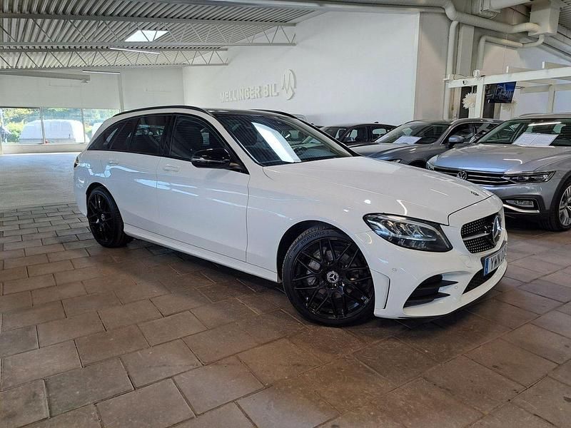 Vit Begagnad 2018 Mercedes C220 AMG Kombi | 279 000 kr (Lite dyr) - Bild 1/4