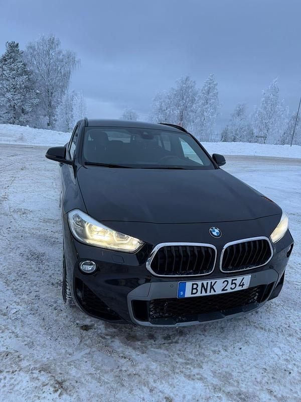 Begagnad 2018 BMW X2 M Sport SUV | 245 000 kr (Marknadspris) - Bild 1/4