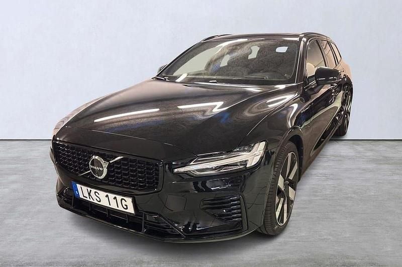 Begagnad Volvo V60 Ultimate 462 HK (339 kW) 2024 Svart Kombi