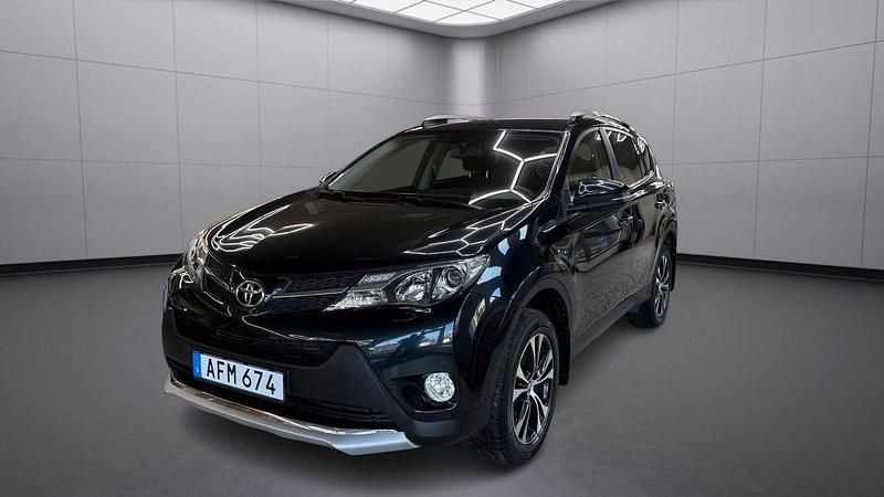 Mörkblå Begagnad 2015 Toyota RAV4 Multidrive S SUV | 205 000 kr (Marknadspris) - Bild 1/4