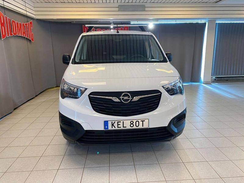 Begagnad Opel Combo-e Life Business 100 kW (136 HK) 2023 Vit Van