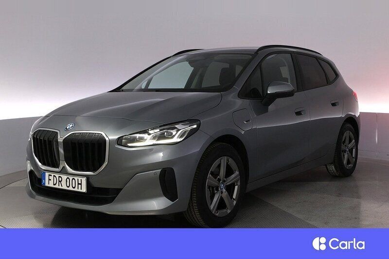 Grå Begagnad 2022 BMW 225 Active Tourer Comfort Edition Minibuss | 328 900 kr (Bra pris) - Bild 1/4