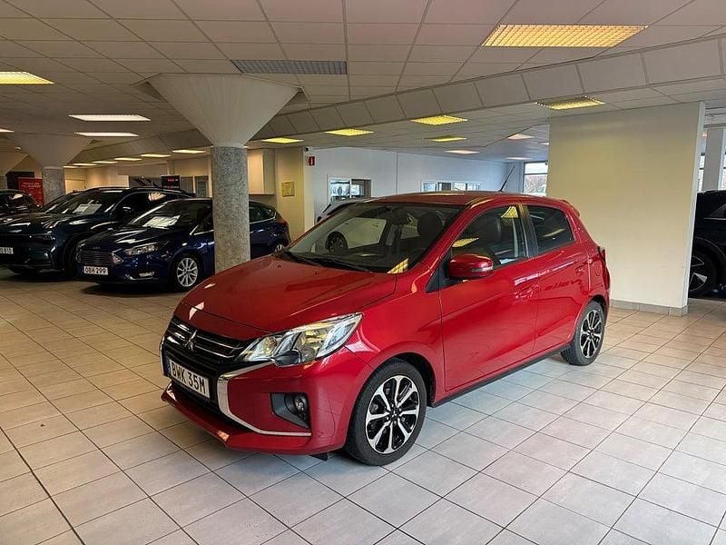 Röd Begagnad 2022 Mitsubishi Space Star Halvkombi | 115 900 kr (Superpris) - Bild 1/4