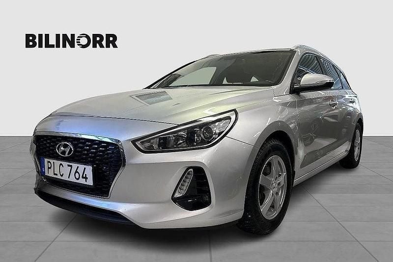 Begagnad Hyundai i30 121 HK (88 kW) 2017 Silver Kombi