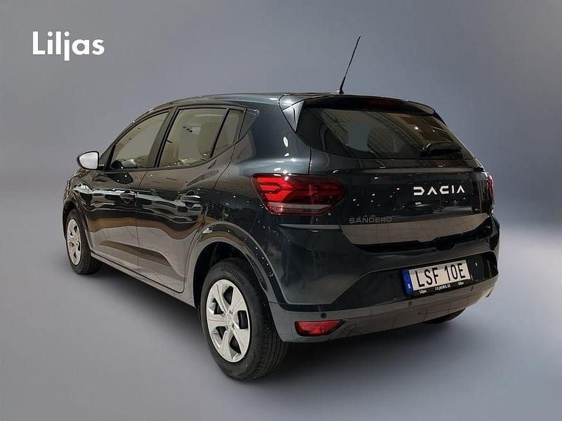 Grå Begagnad 2022 Dacia Sandero Essentiel Halvkombi | 109 000 kr (Bra pris) - Bild 1/3