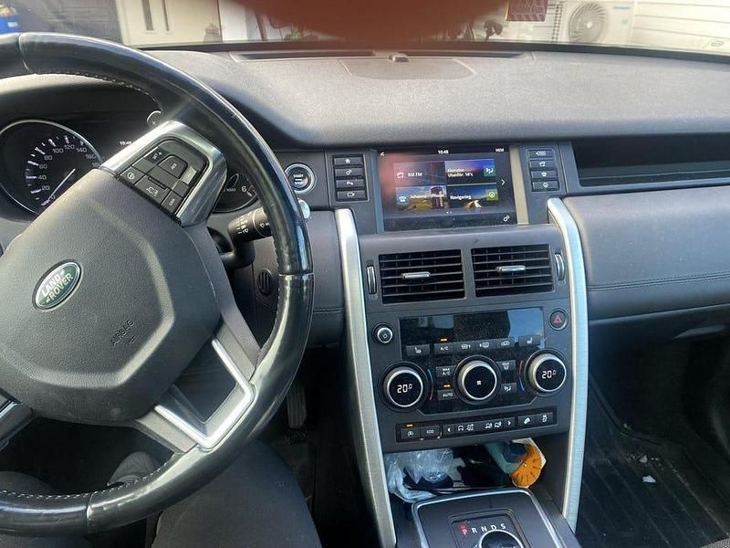 Svart Begagnad 2015 Land Rover Discovery Sport HSE SUV | 95 000 kr - Bild 1/4