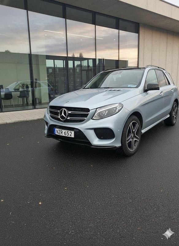 Silver Begagnad 2016 Mercedes GLE350 AMG line SUV | 284 000 kr (Bra pris) - Bild 1/4