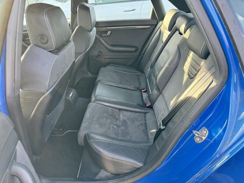 Begagnad Audi A4 221 HK (162 kW) 2005 Blå Sedan