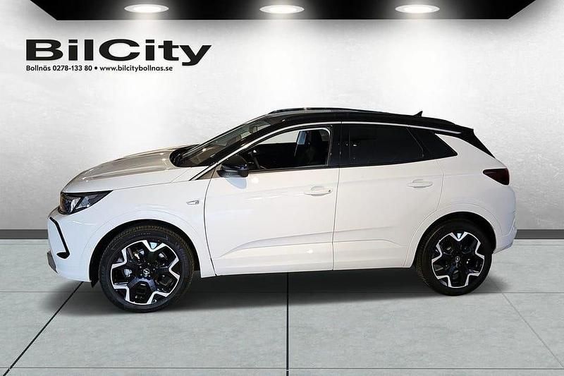 Vit Begagnad 2024 Opel Grandland X SUV | 319 000 kr (Dyr) - Bild 1/4