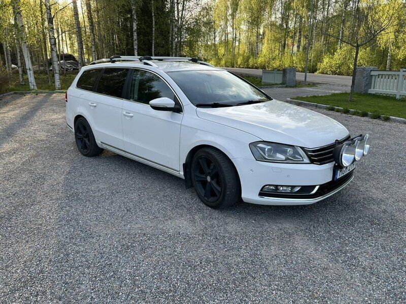 Vit Begagnad 2012 VW Passat Kombi | 58 000 kr (Lite dyr) - Bild 1/4