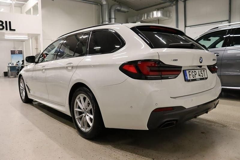 Begagnad BMW 520 M Sport 190 HK (139 kW) 2020 Vit Kombi