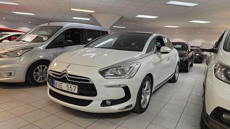 Vit Begagnad 2012 Citroën DS5 Halvkombi | 89 900 kr (Dyr) - Bild 1/3