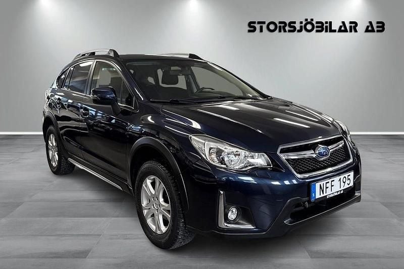 Mörkblå Begagnad 2016 Subaru XV SUV | 209 000 kr (Marknadspris) - Bild 1/4