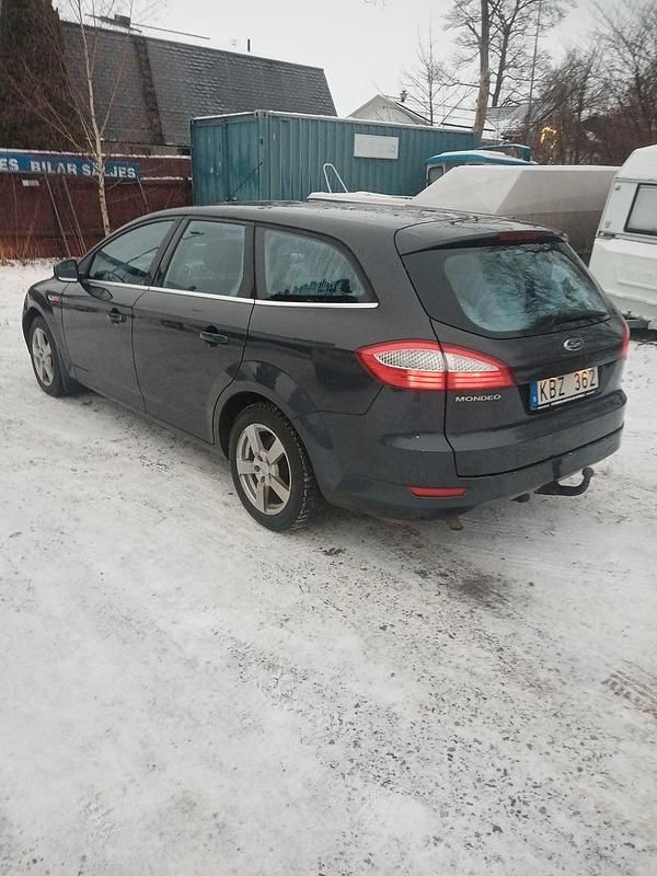 Begagnad Ford Mondeo Titanium 145 HK (106 kW) 2009 Grå Kombi