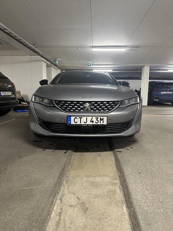 Grå Begagnad 2019 Peugeot 508 Kombi | 199 000 kr (Marknadspris) - Bild 1/4