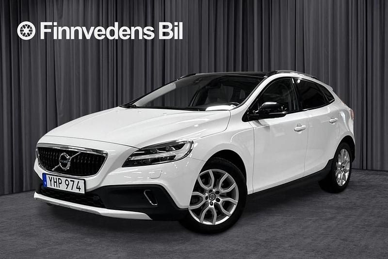 Vit Begagnad 2016 Volvo V40 CC Business Edition Kombi | 219 000 kr (Marknadspris) - Bild 1/4