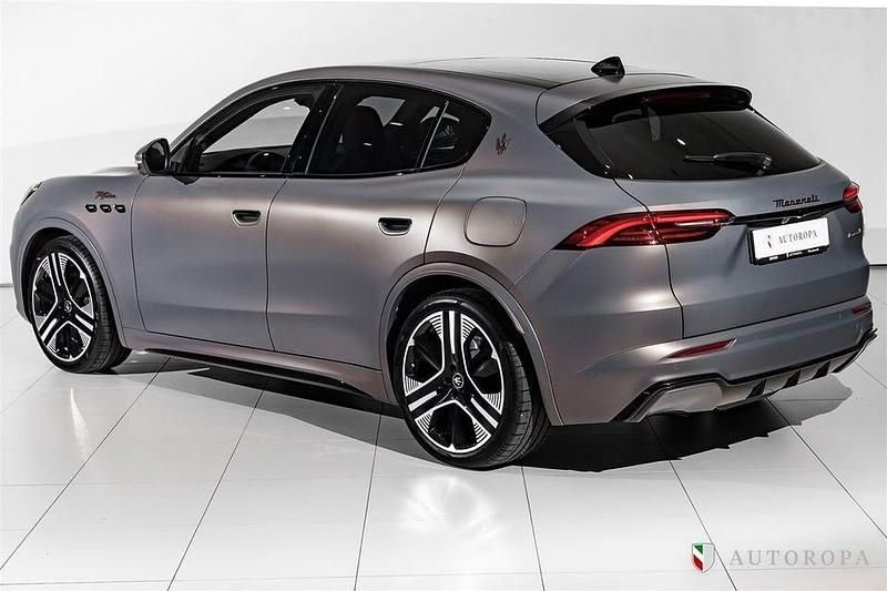 Begagnad Maserati Grecale Folgore 410 kW (558 HK) 2024 Brun SUV