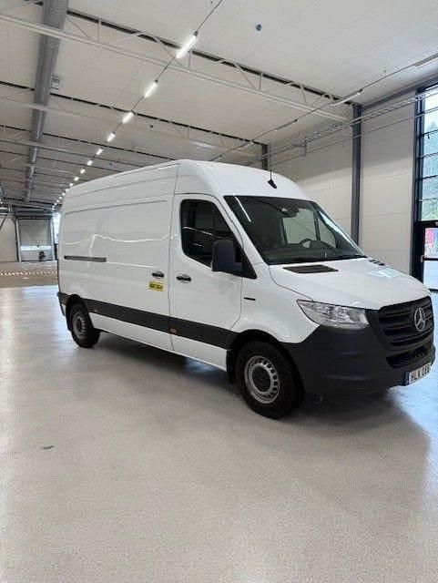 Begagnad Mercedes E-Sprinter 85 kW (116 HK) 2022 Vit Van