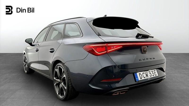 Begagnad Cupra Leon VZ1 150 HK (110 kW) 2024 Magnetic tech metallic