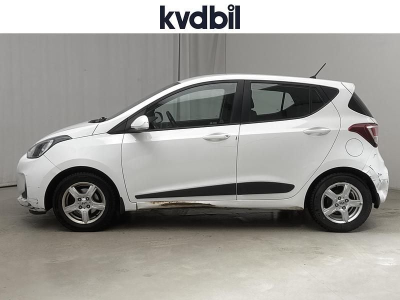 Begagnad Hyundai i10 2018 Vit Halvkombi