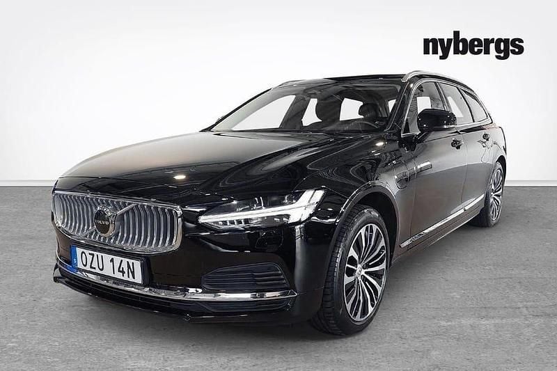 Begagnad Volvo V90 Core 355 HK (261 kW) 2023 Svart Kombi