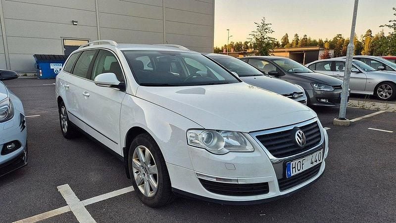 Vit Begagnad 2010 VW Passat Kombi | 29 900 kr - Bild 1/4