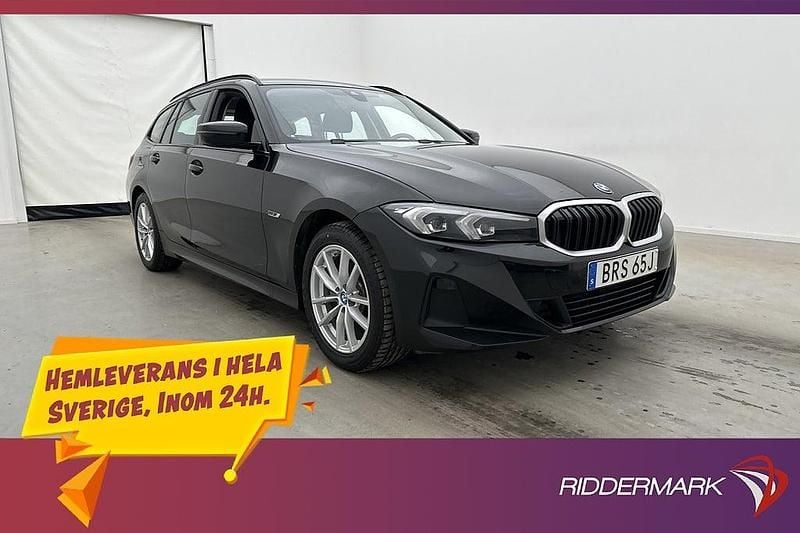 Svart Begagnad 2022 BMW 330e Kombi | 298 900 kr (Bra pris) - Bild 1/3