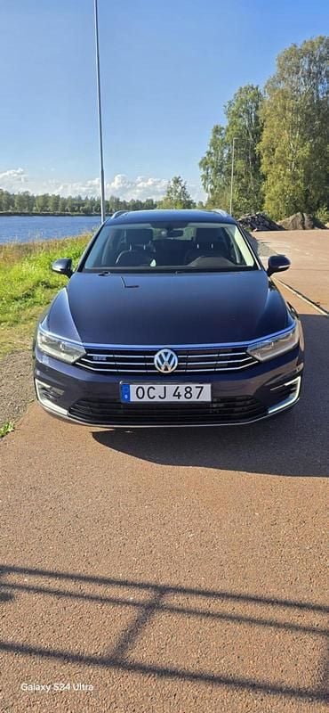 Begagnad 2017 VW Passat GTE Kombi | 134 490 kr (Marknadspris) - Bild 1/4