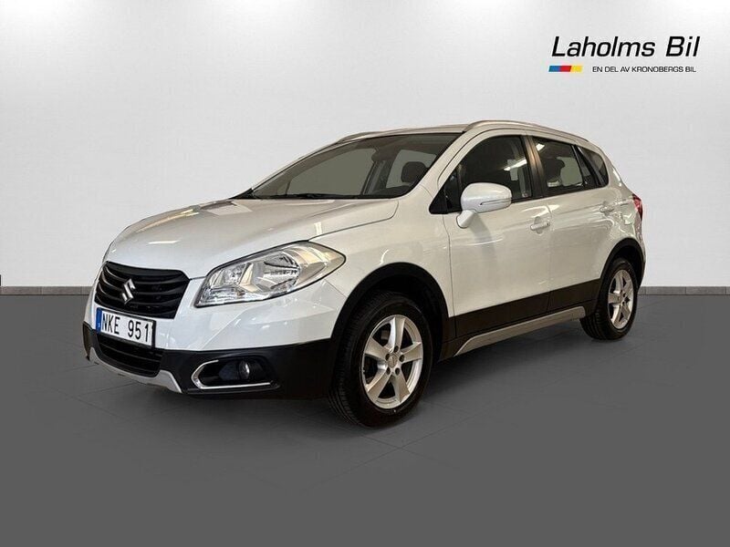 Cool white pearl metallic Begagnad 2014 Suzuki SX4 S-Cross Comfort SUV | 99 800 kr - Bild 1/4