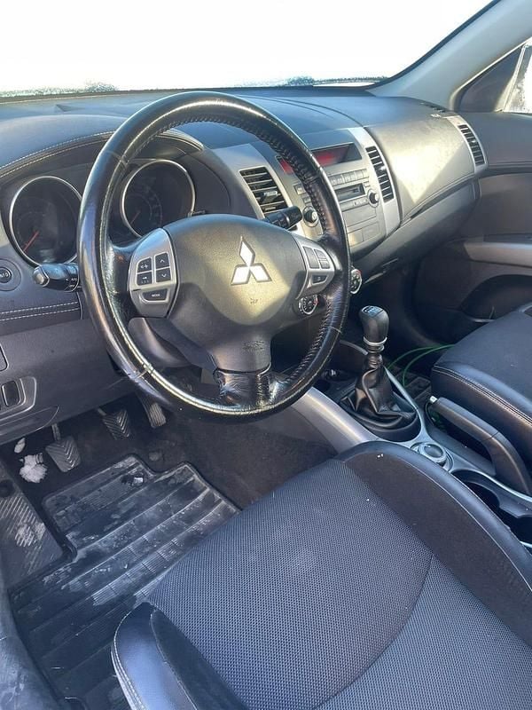 Begagnad Mitsubishi Outlander 177 HK (130 kW) 2012 SUV