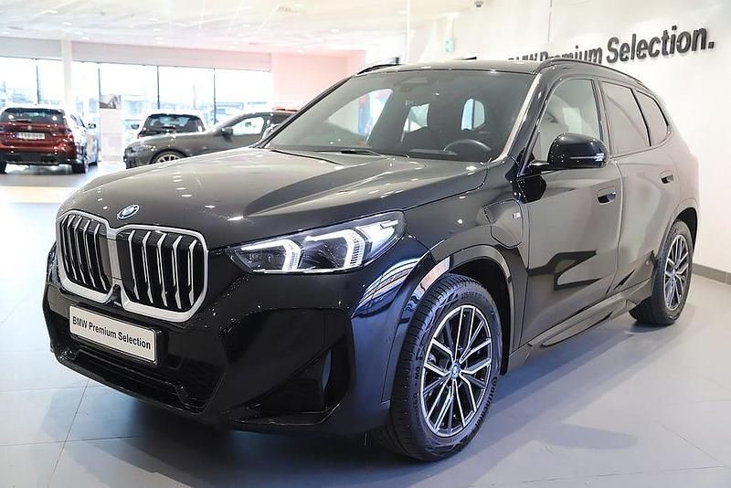Svart Begagnad 2024 BMW X1 Comfort Edition SUV | 549 000 kr (Dyr) - Bild 1/3
