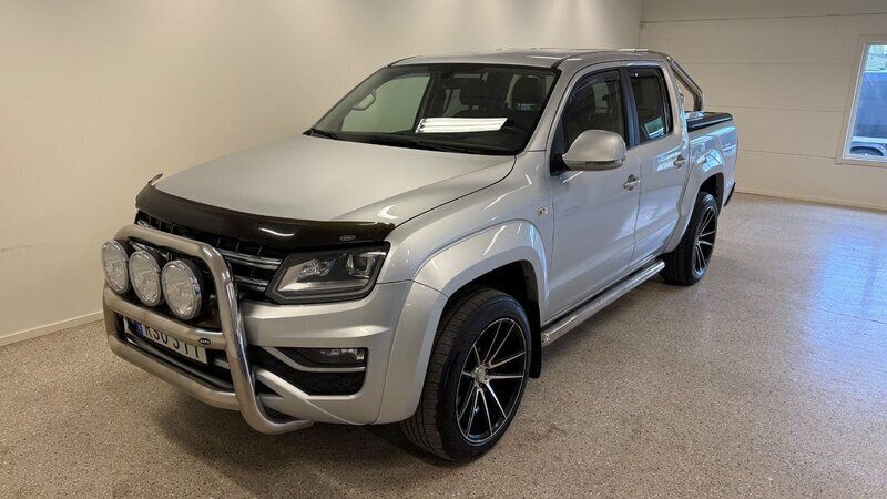 Silver Begagnad 2017 VW Amarok Pickup | 299 900 kr (Marknadspris) - Bild 1/4