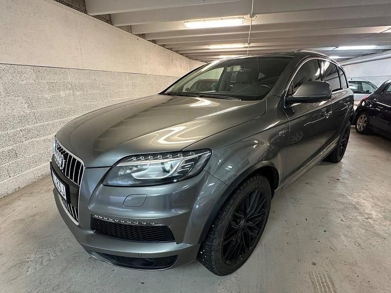 Begagnad Audi Q7 Design 272 HK (200 kW) 2014 Grå SUV