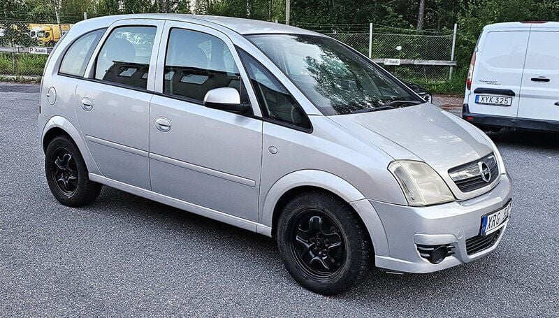Grå Begagnad 2007 Opel Meriva Minibuss | 29 900 kr (Marknadspris) - Bild 1/4