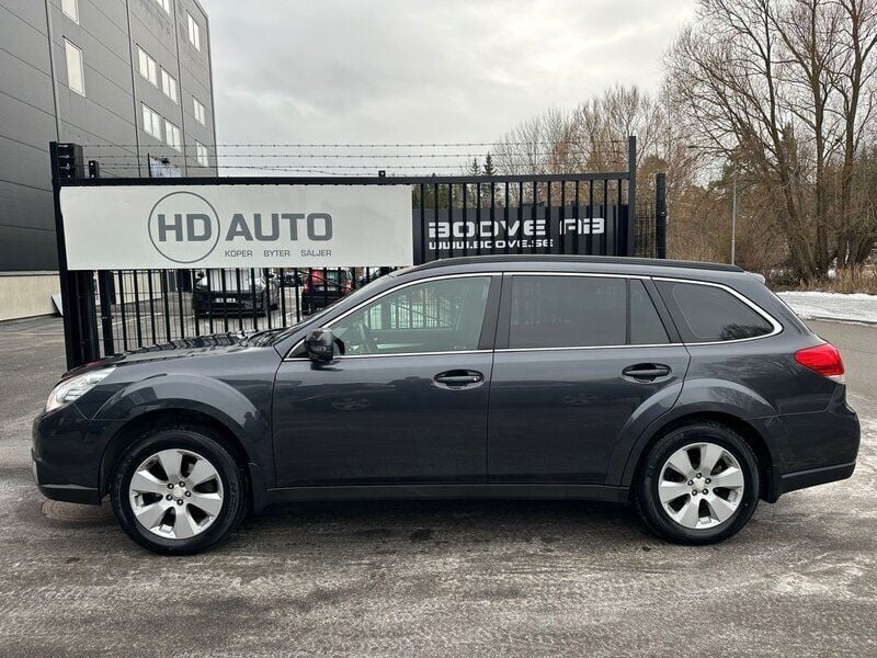 Mörkgrå Begagnad 2011 Subaru Outback SUV | 79 900 kr (Marknadspris) - Bild 1/4