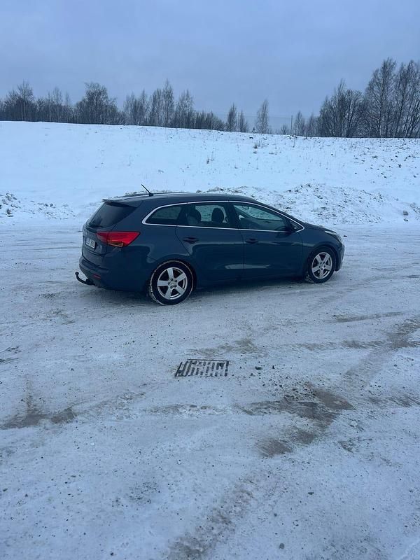 Begagnad Kia Ceed 128 HK (94 kW) 2013 Halvkombi