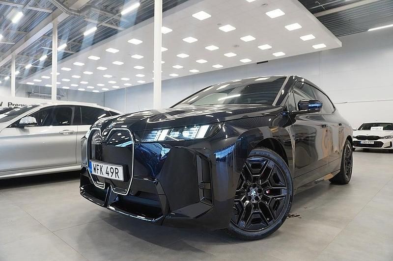 Begagnad BMW iX Comfort Edition 300 kW (408 HK) 2025 Svart SUV