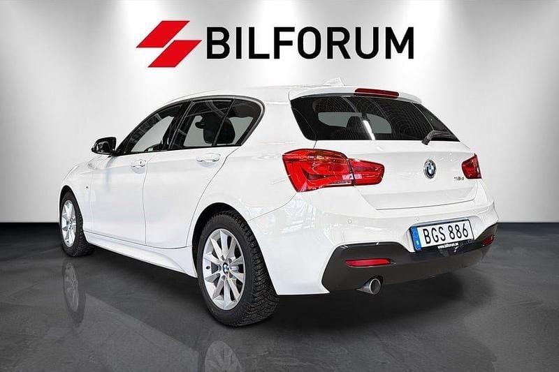 Begagnad BMW 118 M Sport 150 HK (110 kW) 2018 Vit Halvkombi