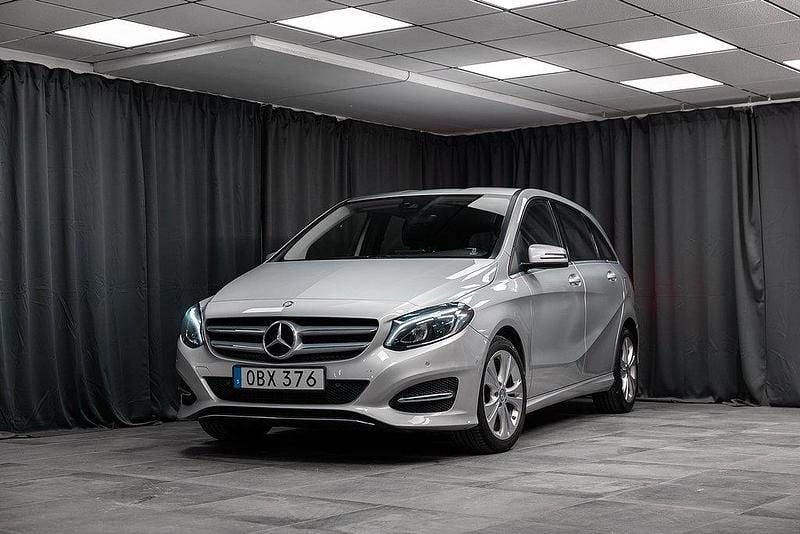 Silver Begagnad 2016 Mercedes B180 Minibuss | 159 000 kr (Lite dyr) - Bild 1/4