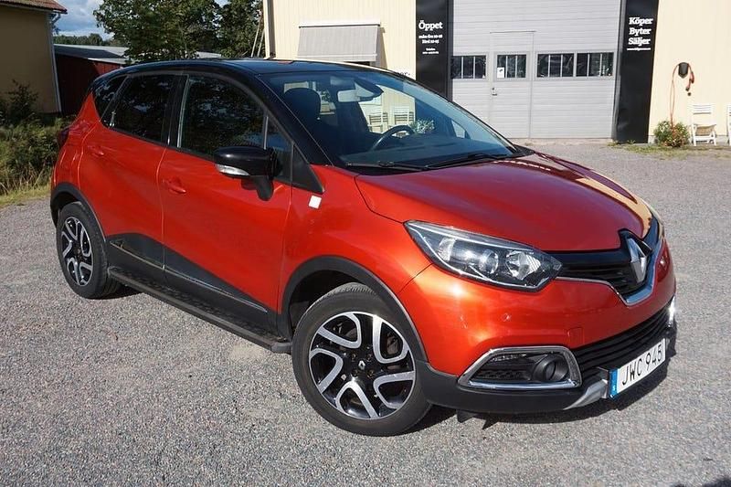 Flerfärgad Begagnad 2015 Renault Captur SUV | 104 900 kr (Marknadspris) - Bild 1/4