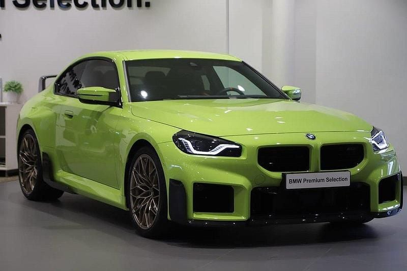 Gul Begagnad 2024 BMW M2 M Performance Sportkupé | 949 000 kr - Bild 1/3