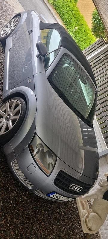Grå Begagnad 2004 Audi TT Roadster S-Line Cab | 80 000 kr - Bild 1/4