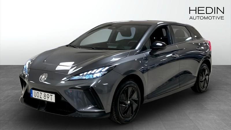 Grå (grey) Begagnad 2023 MG MG4 EV Halvkombi | 264 900 kr (Dyr) - Bild 1/4