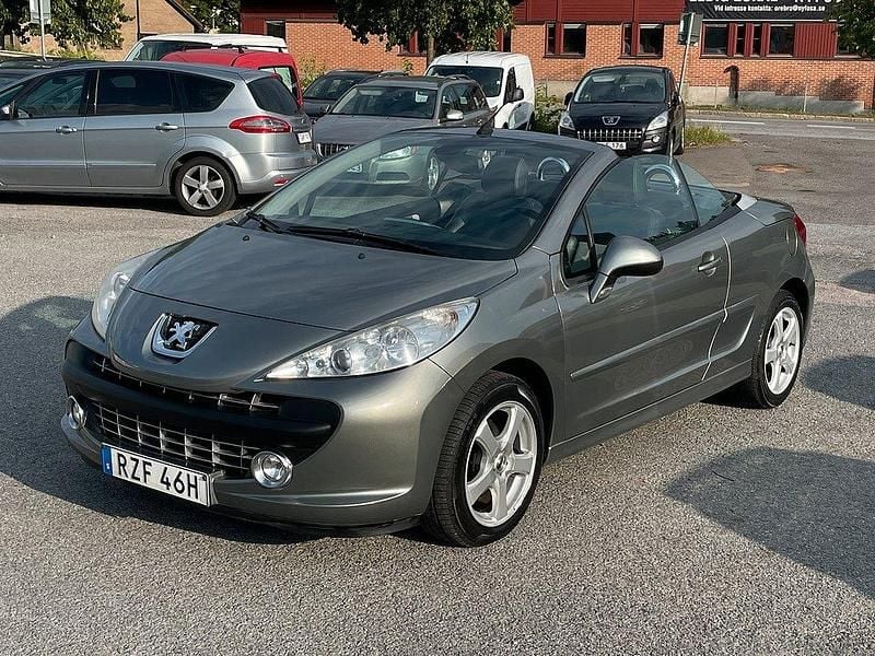 Grå Begagnad 2009 Peugeot 207 CC Roland Garros Cab | 54 900 kr (Marknadspris) - Bild 1/4