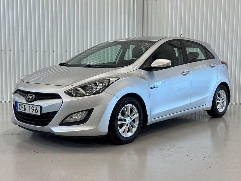 Silver Begagnad 2014 Hyundai i30 Halvkombi | 49 900 kr (Marknadspris) - Bild 1/4
