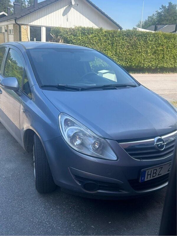 Grå Begagnad 2008 Opel Corsa Halvkombi | 17 000 kr (Bra pris) - Bild 1/4
