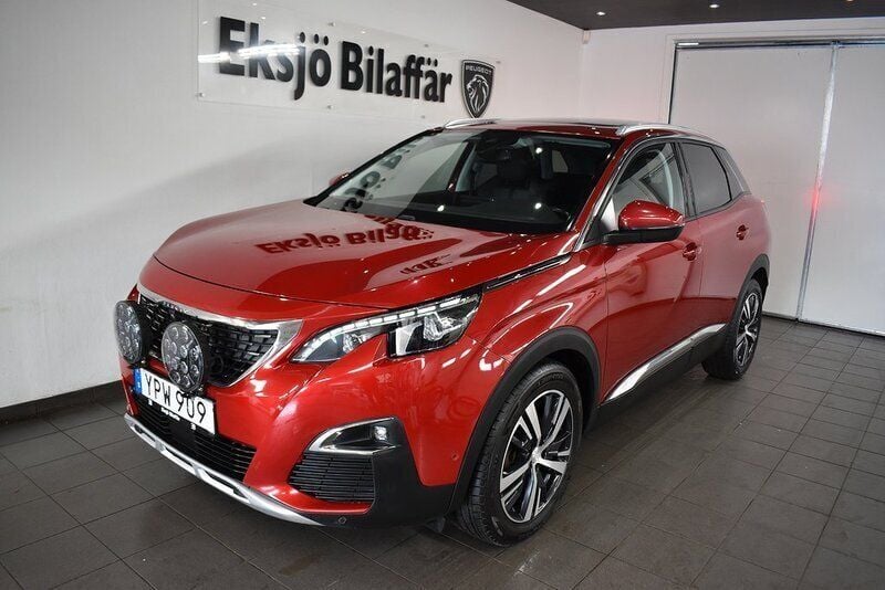 Röd (rödmetallic) Begagnad 2017 Peugeot 3008 GT-line SUV | 167 500 kr (Bra pris) - Bild 1/4