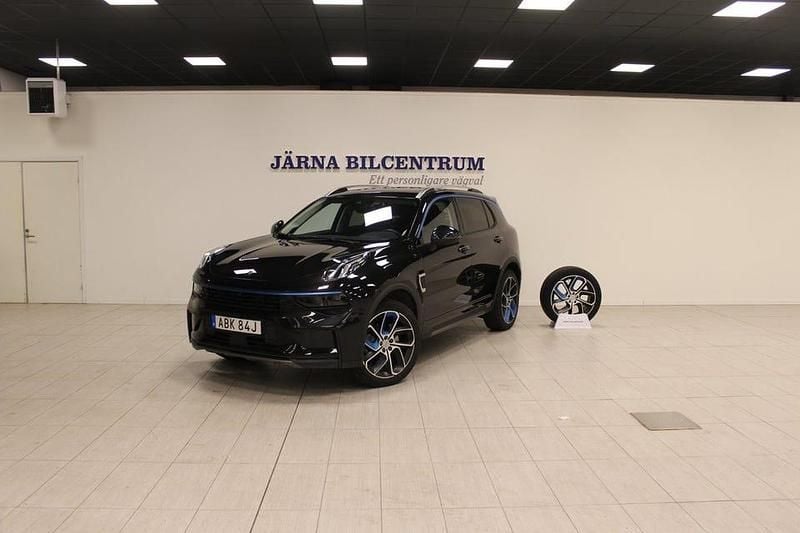Svart Begagnad 2022 Lynk & Co 01 SUV | 269 900 kr (Marknadspris) - Bild 1/4
