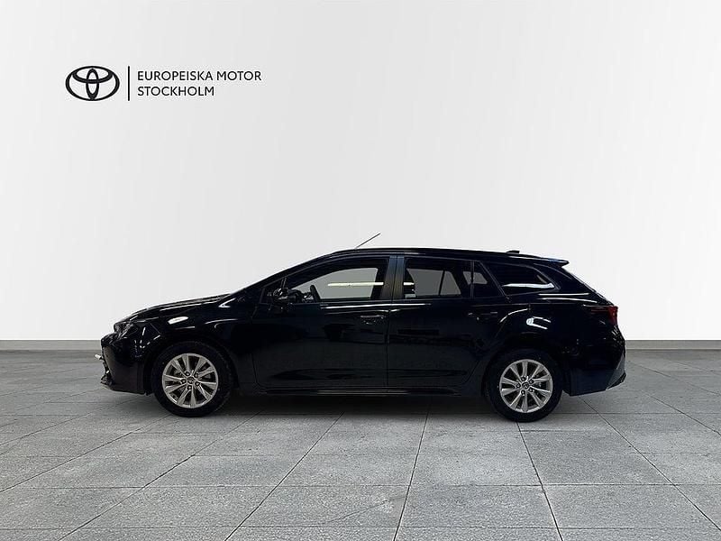 Ny Toyota Corolla Active 98 HK (72 kW) 2025 Svart Kombi
