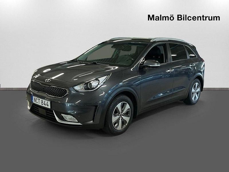 Grå Begagnad 2018 Kia Niro Advance SUV | 189 900 kr (Marknadspris) - Bild 1/4
